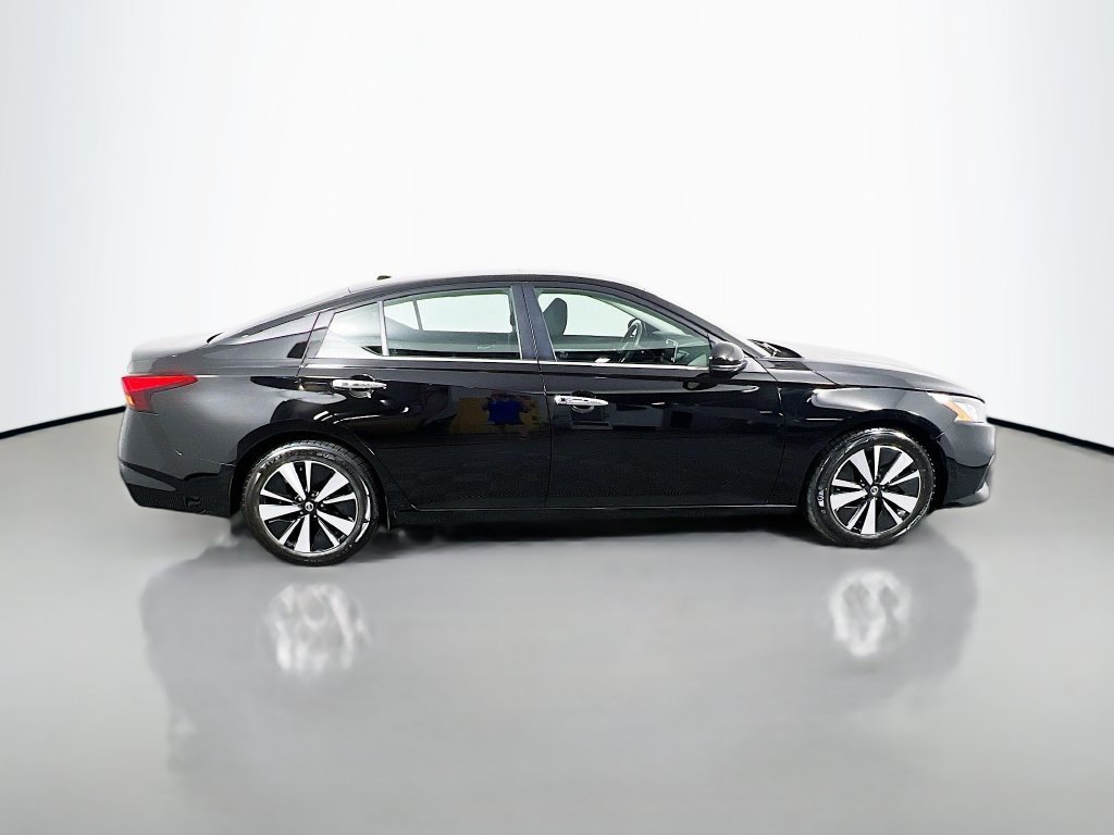 2022 Nissan Altima SV - Photo 8