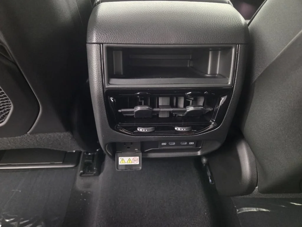 New 2027 Sting-Gray Clearcoat Jeep Laredo Altitude image 18