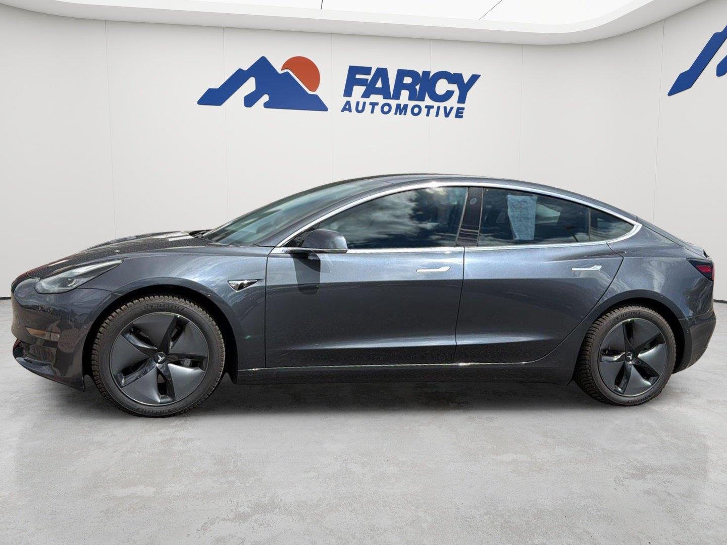 Used 2018  Tesla Long Range Battery image 1