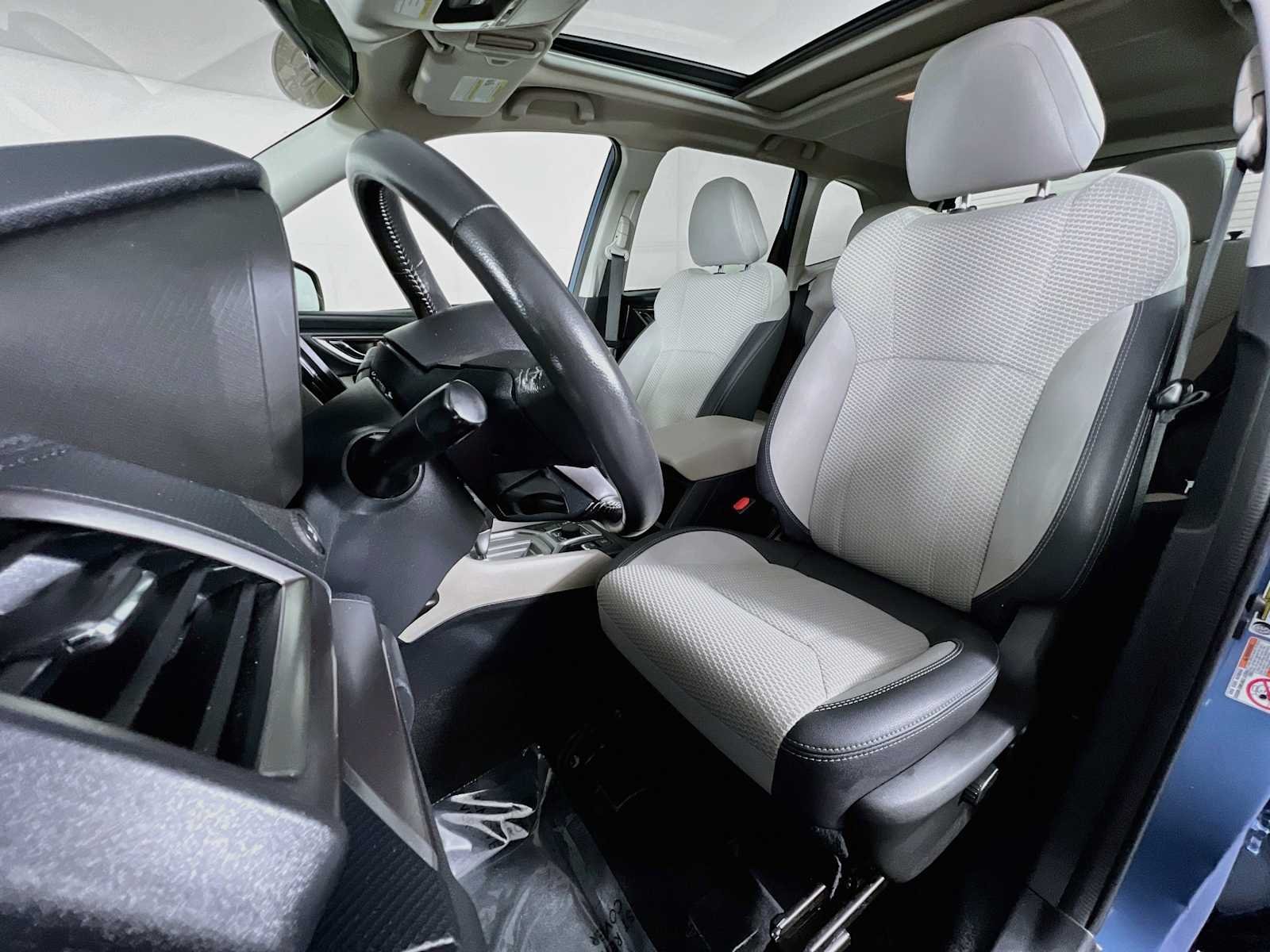 Used 2019 Horizon Blue Pearl Subaru Premium image 21