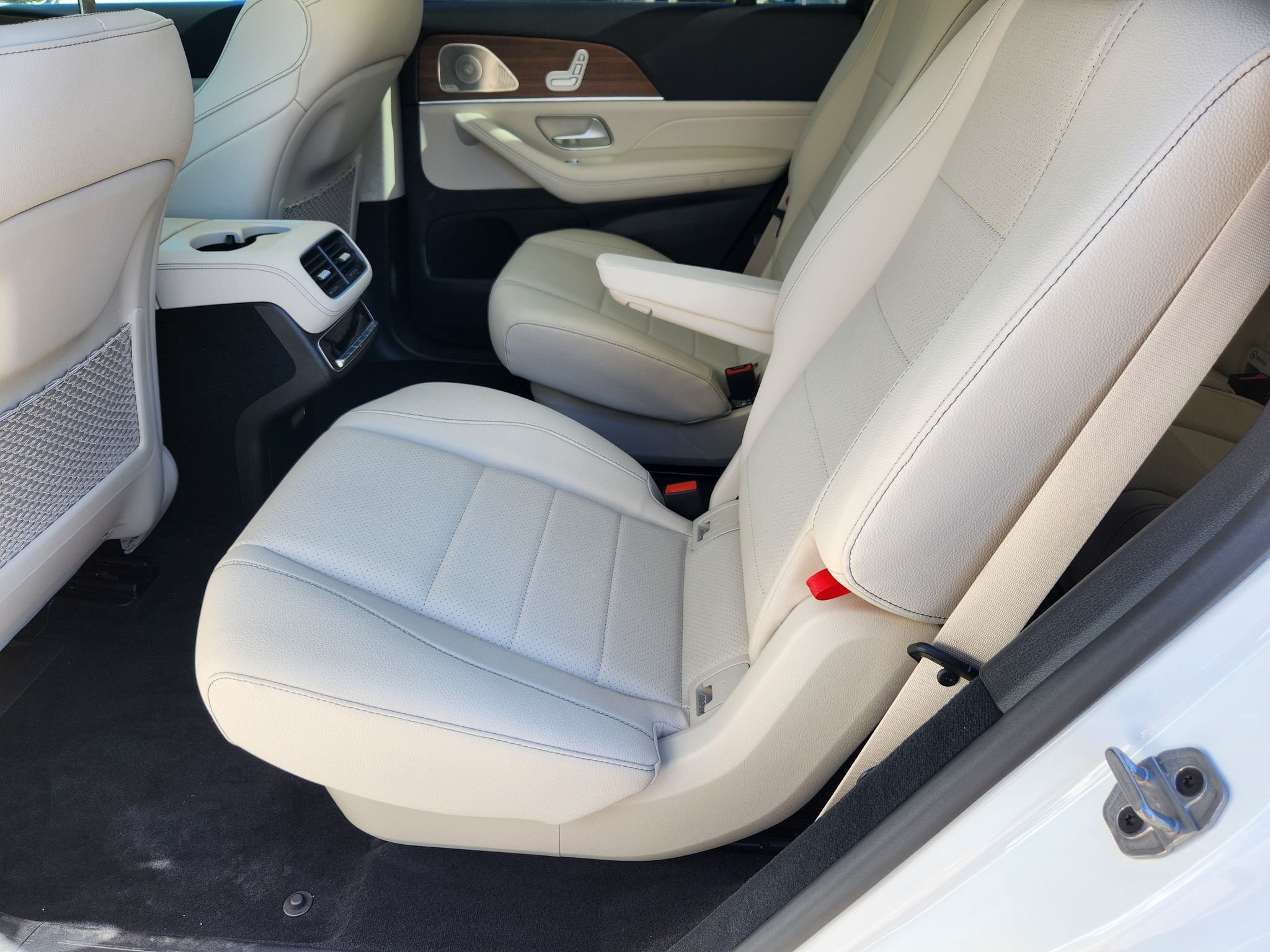 Certified Used 2026 Polar White Mercedes-Benz 450 4MATIC® image 38