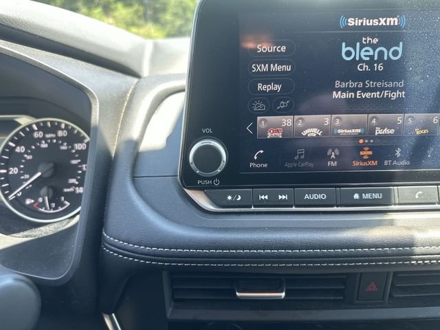 2025 Nissan Rogue SV - Photo 14