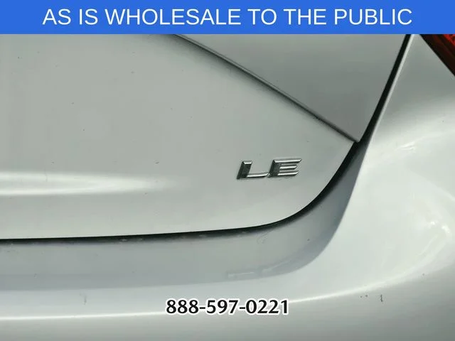 Used 2018 Silver Toyota LE image 4