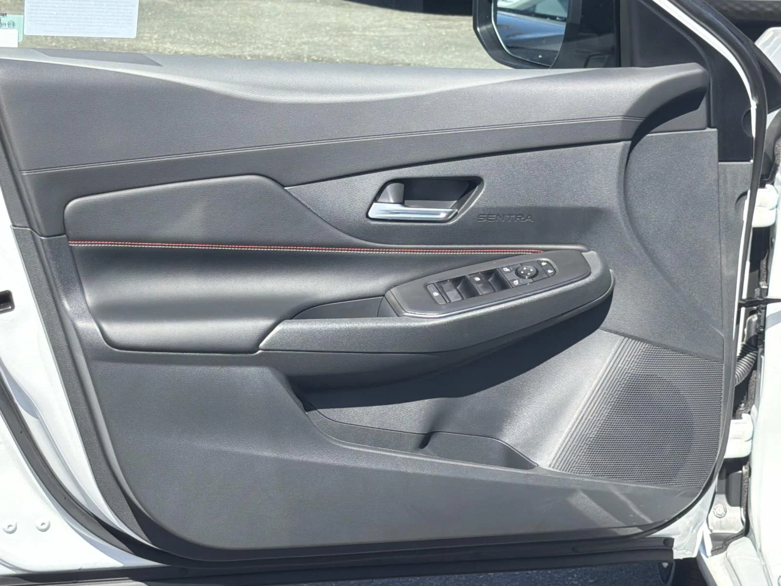 New 2027 Aspen White Tricoat/Super Black Nissan SR image 20