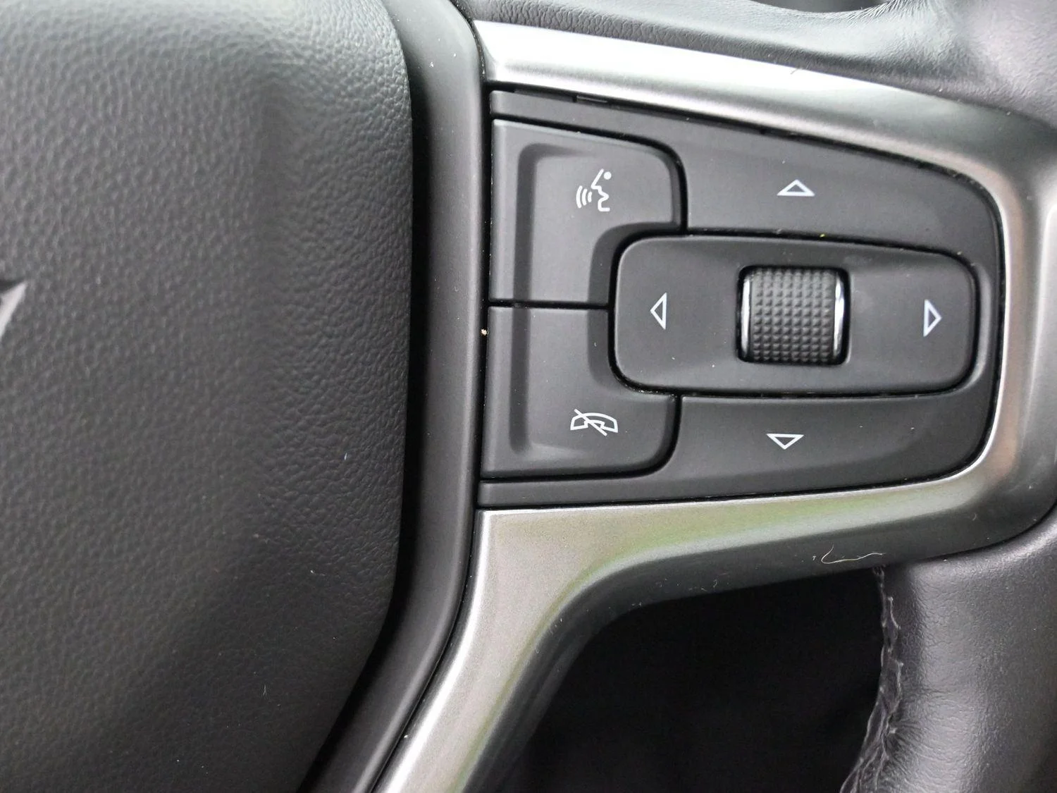 Used 2021 Black Chevrolet Premier image 21