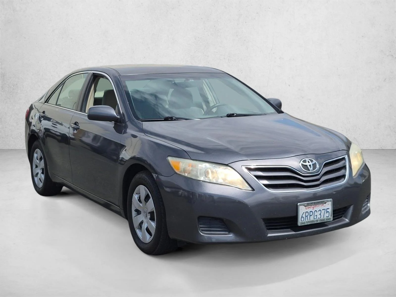 Used 2011 Magnetic Gray Metallic Toyota LE image 3