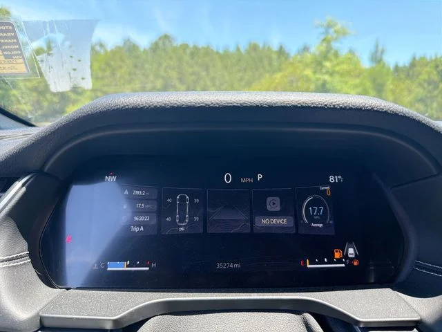 Used 2023 White Jeep Altitude image 18