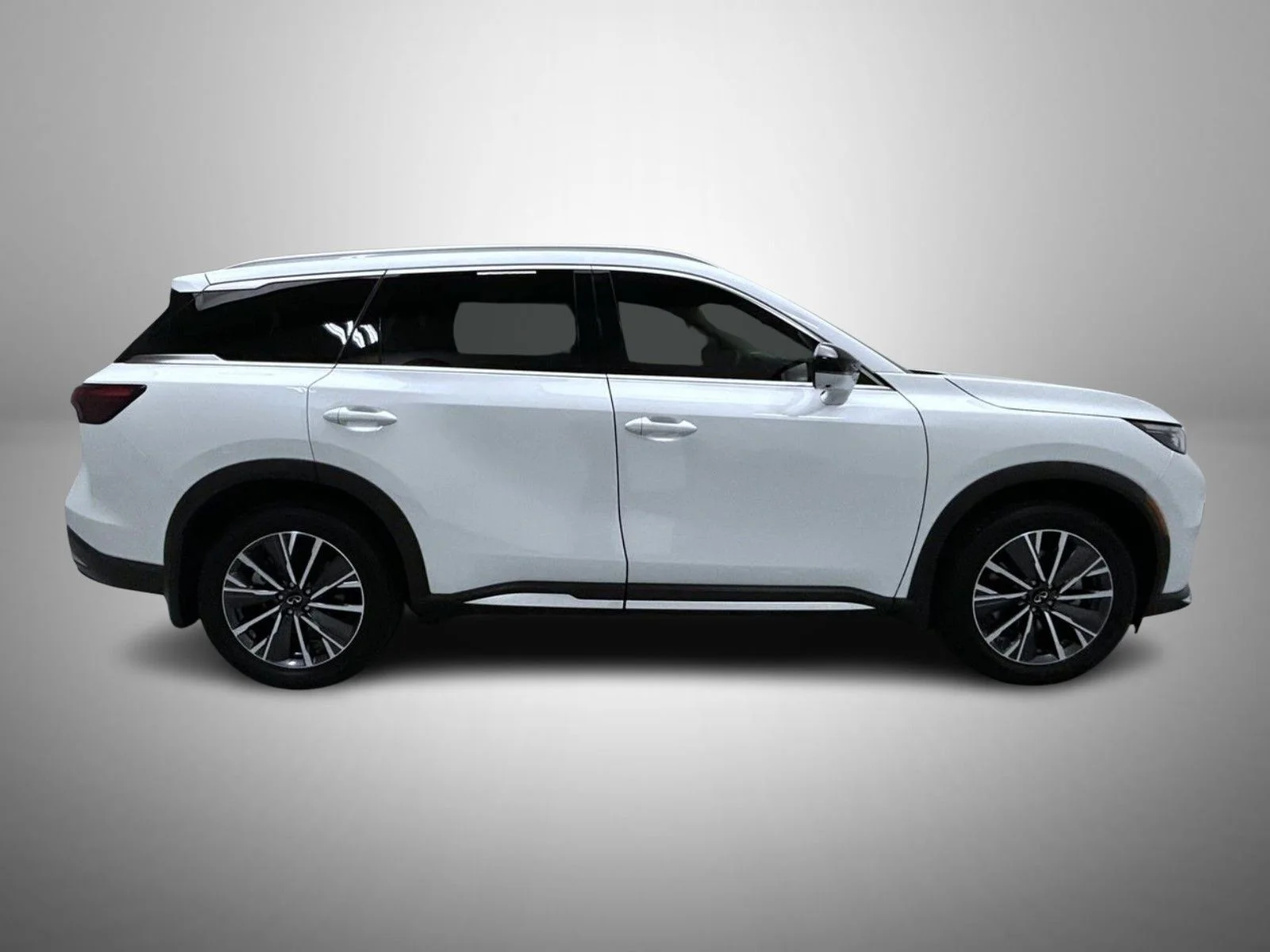 Used 2026 White INFINITI LUXE image 4