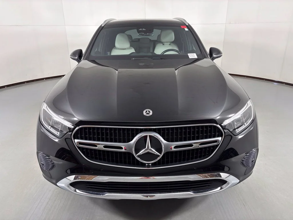 Used 2025 White Mercedes-Benz GLC 300 image 3