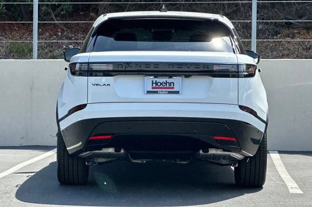 New 2026 Fuji White Land Rover Dynamic SE image 4