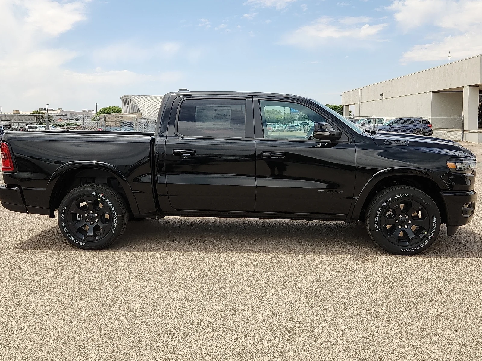New 2026 Diamond Black Crystal Pearl-Coat  Paint Ram LONE STAR CREW CAB 4X2 5