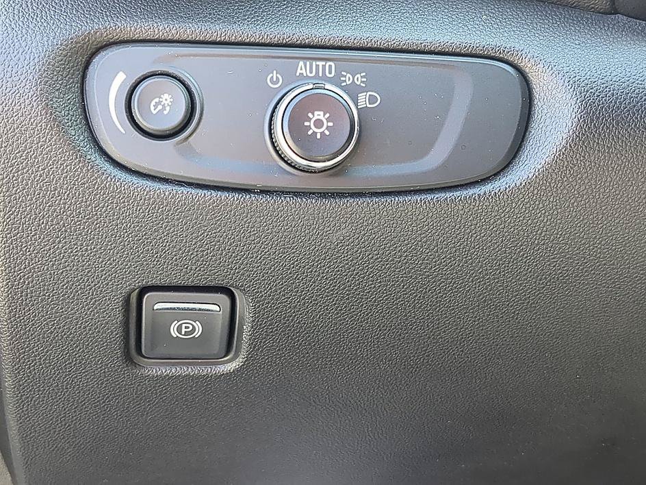 Used 2023 STERLING GRAY METALLIC Chevrolet RS image 21