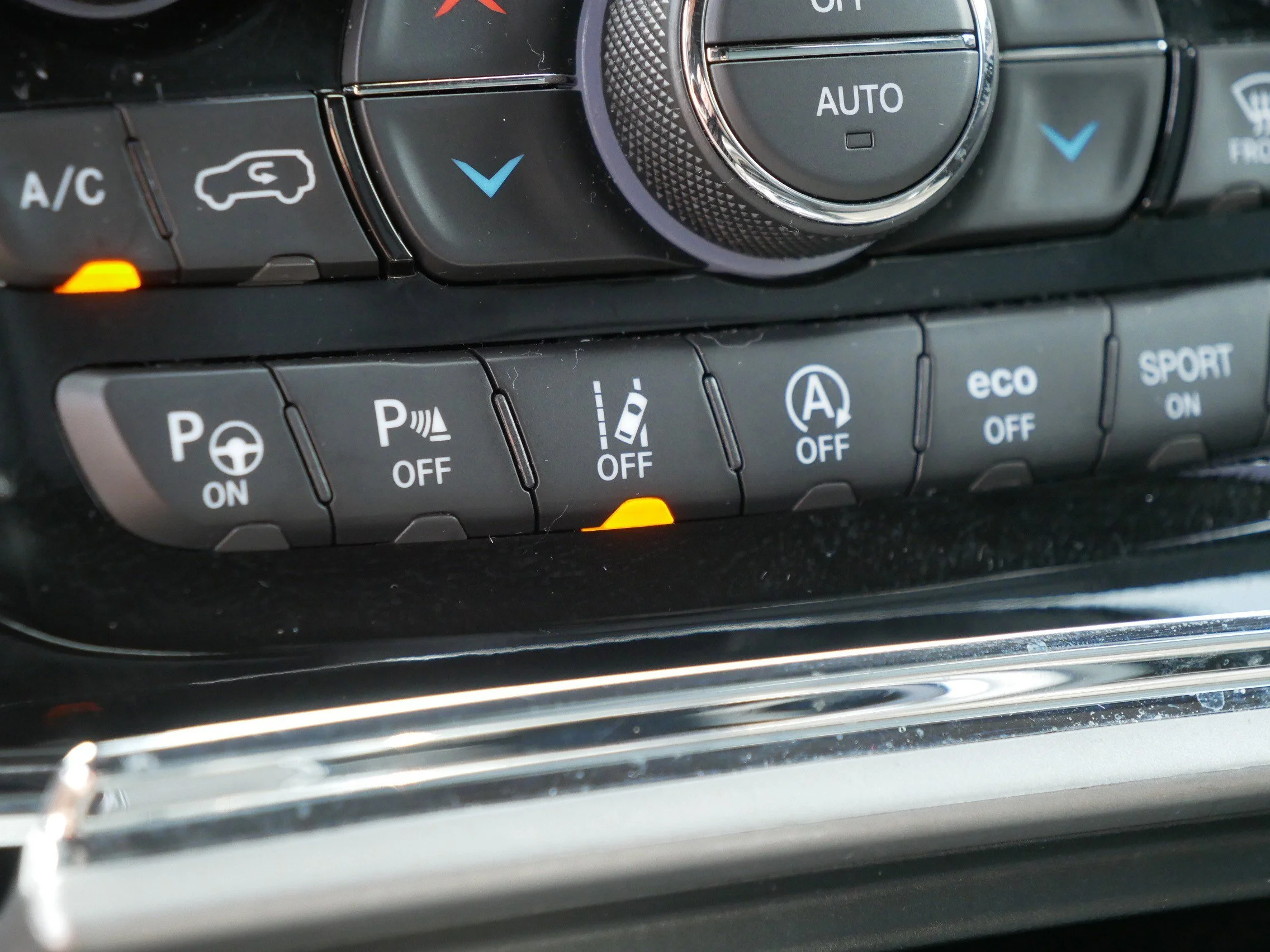 Used 2021 Granite Crystal Metallic Clearcoat Jeep 80th Anniversary image 32
