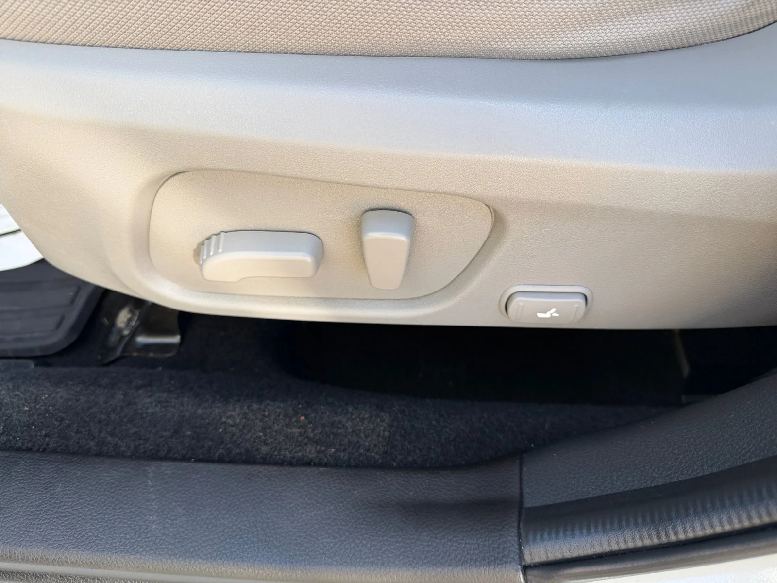 Used 2015 Satin White Pearl Subaru 2.5i Premium image 9