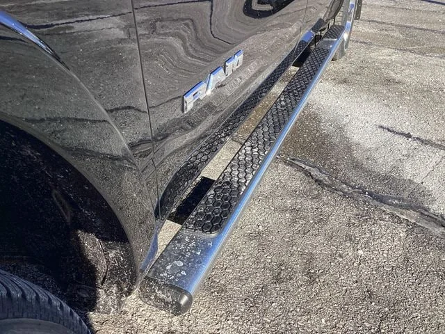 New 2026 Diamond Black Ram BIG HORN CREW CAB 4X4 5