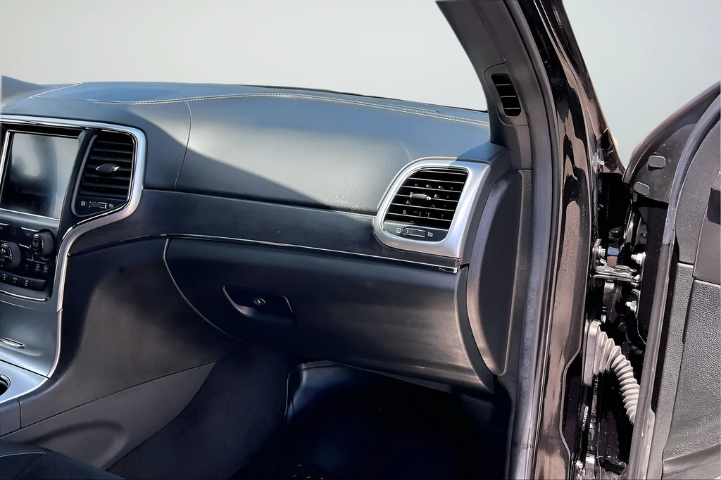 Used 2014 Black Jeep SRT image 23