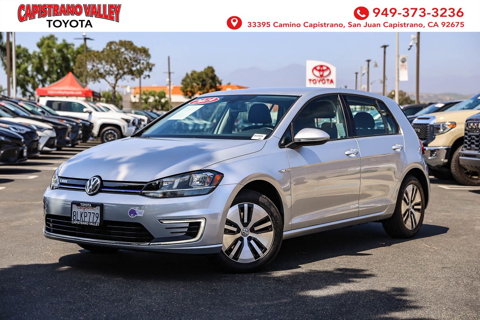 Used 2019 Reflex Silver Metallic Volkswagen SE image 1