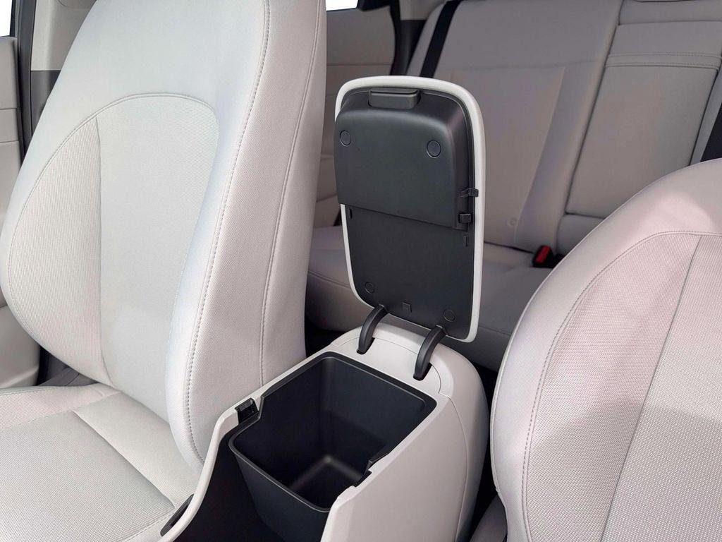 New 2026 White Hyundai SEL Sport FWD image 19