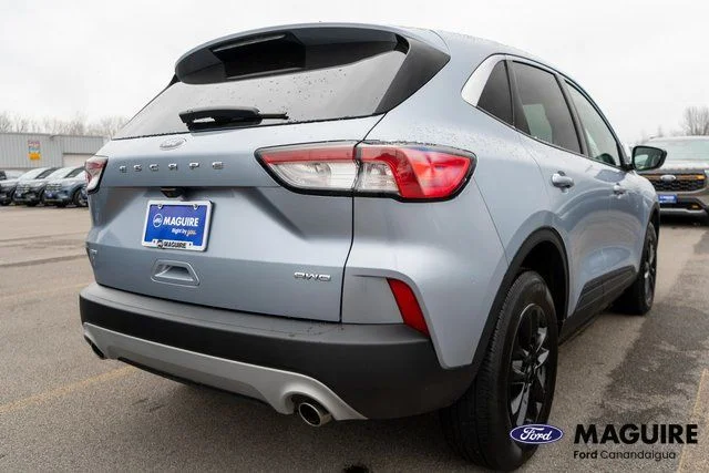 Used 2022 Blue Ford SE image 6