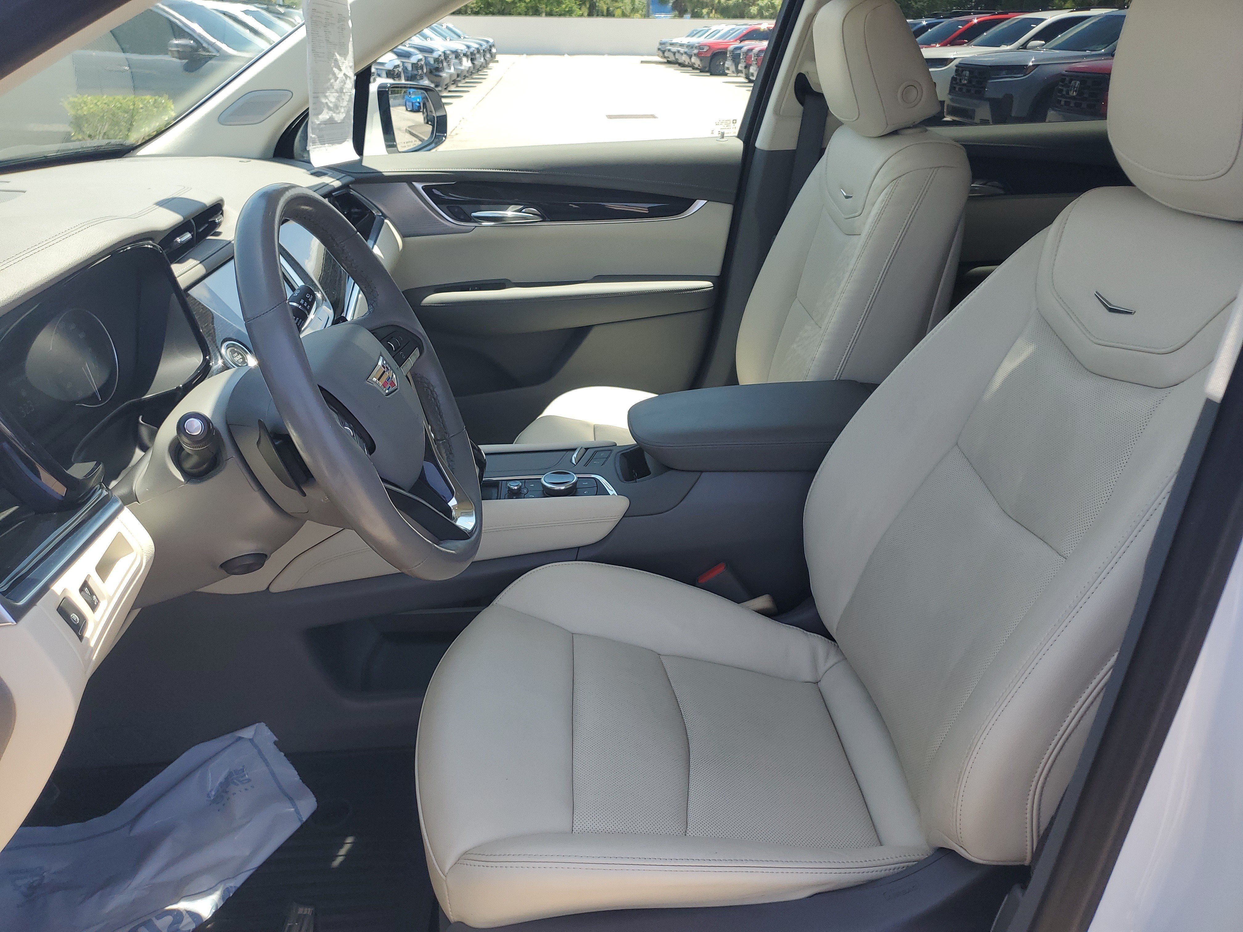 Used 2024 Crystal White Tricoat Cadillac FWD Premium Luxury image 22