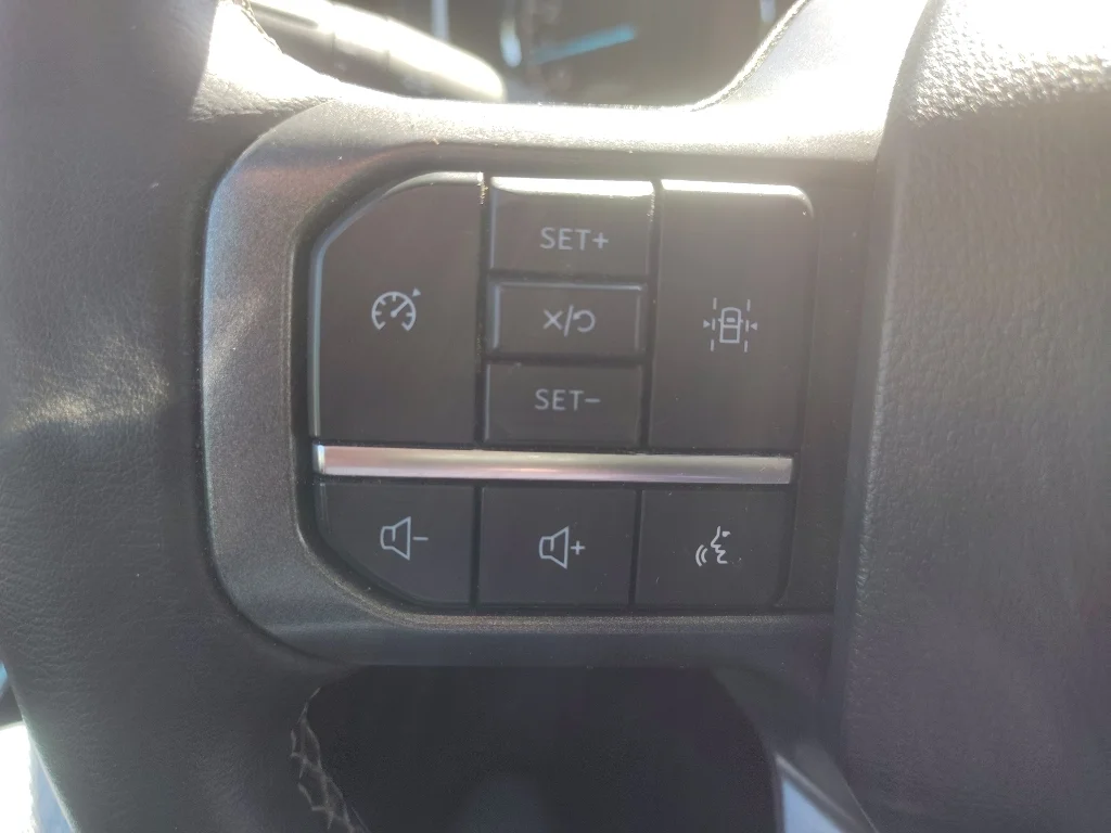 Used 2023 Iconic Silver Metallic Ford XLT image 17