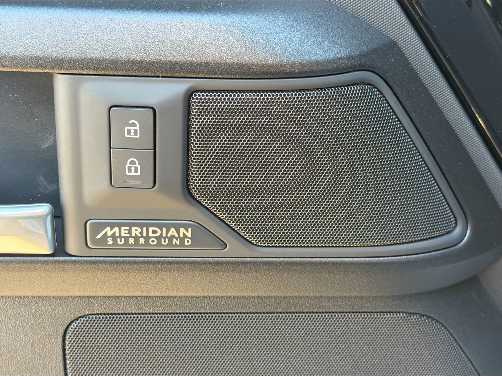 2026 Land Rover Defender V8 - Photo 24