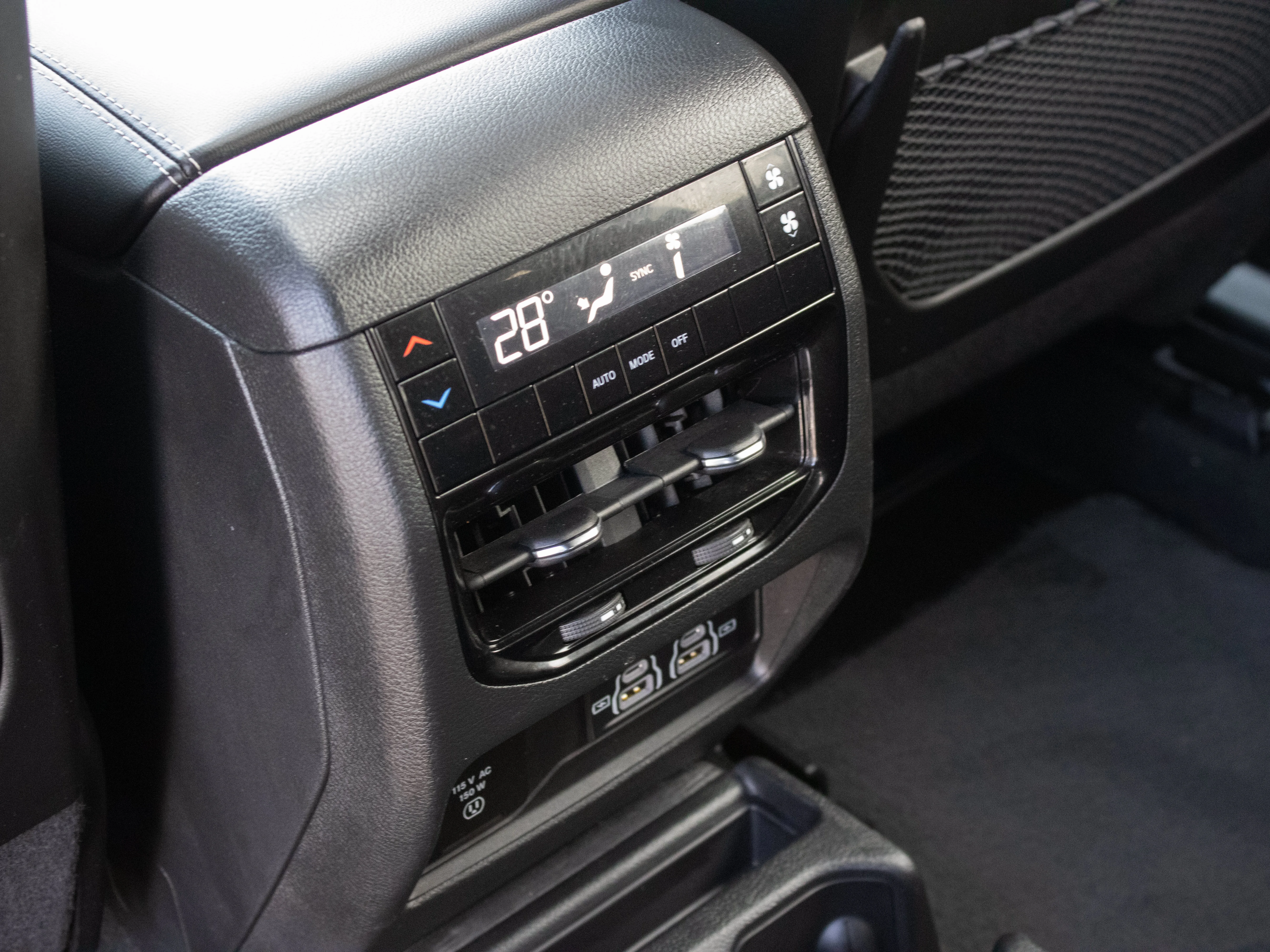 Used 2024 Black Jeep Altitude* | 3rd Row | Capri Leatherette & Suede Seats | Power Sunroof | Heated Seats & Steering Whee image 21