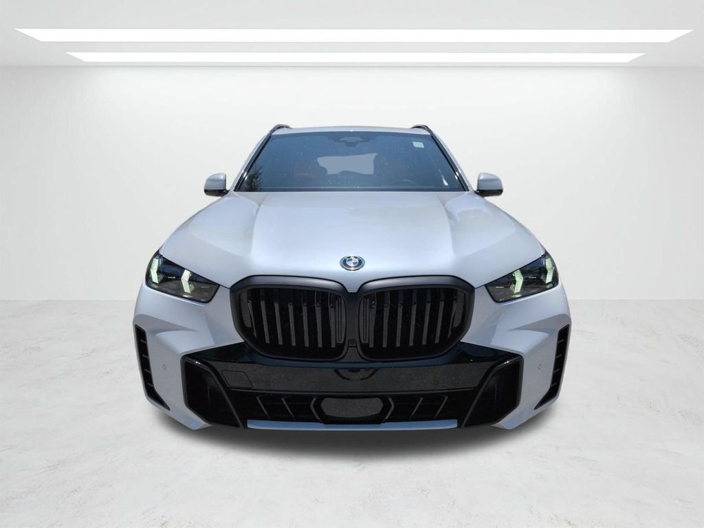 New 2026 Mineral White Metallic BMW xDrive50e image 9