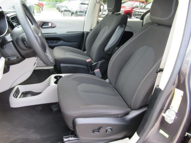 Certified Used 2023 Gray Chrysler LX image 18