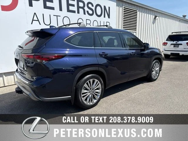 Used 2024  Toyota Platinum image 4