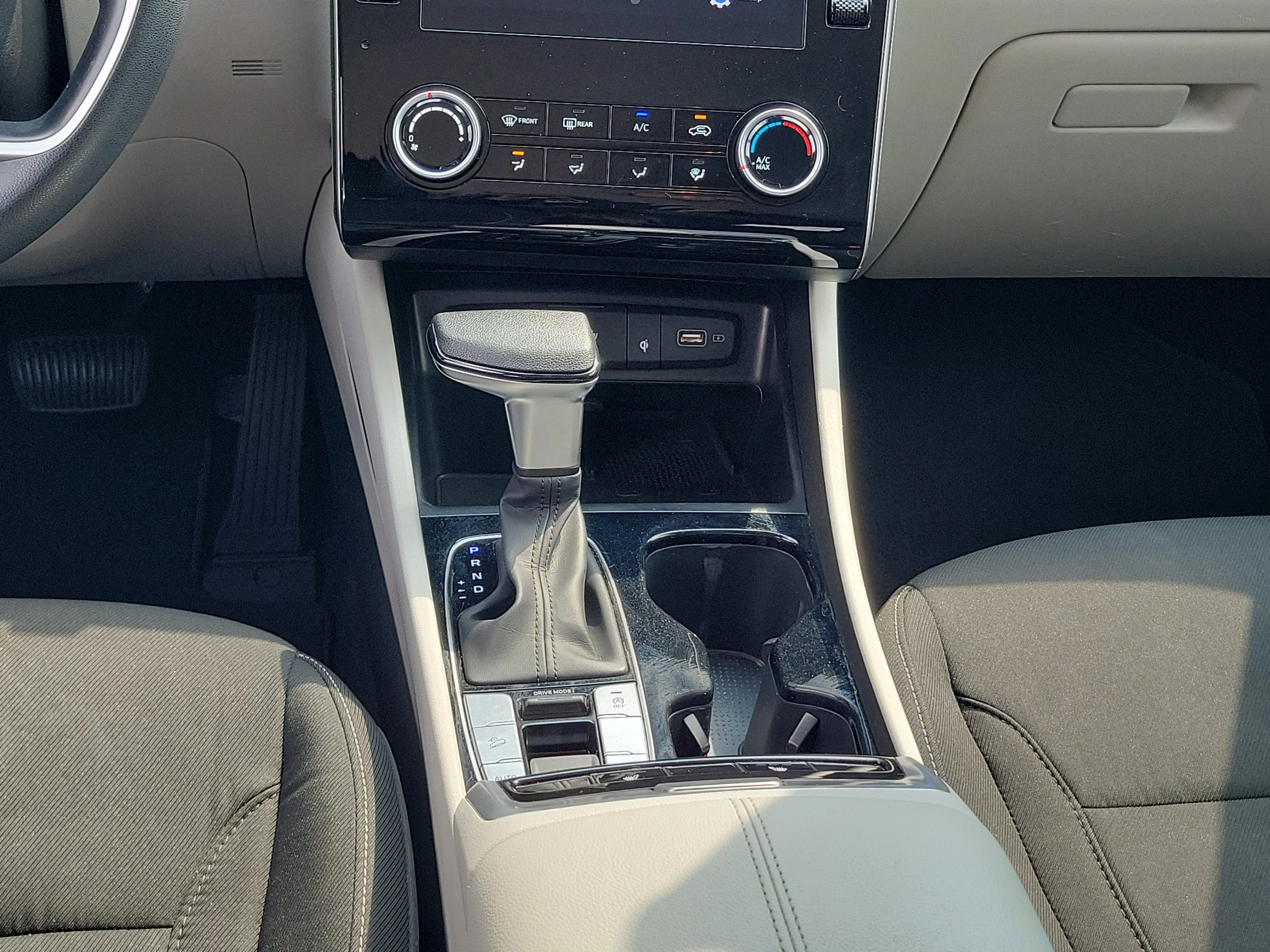 Used 2023 Serenity White Pearl Hyundai SEL image 20