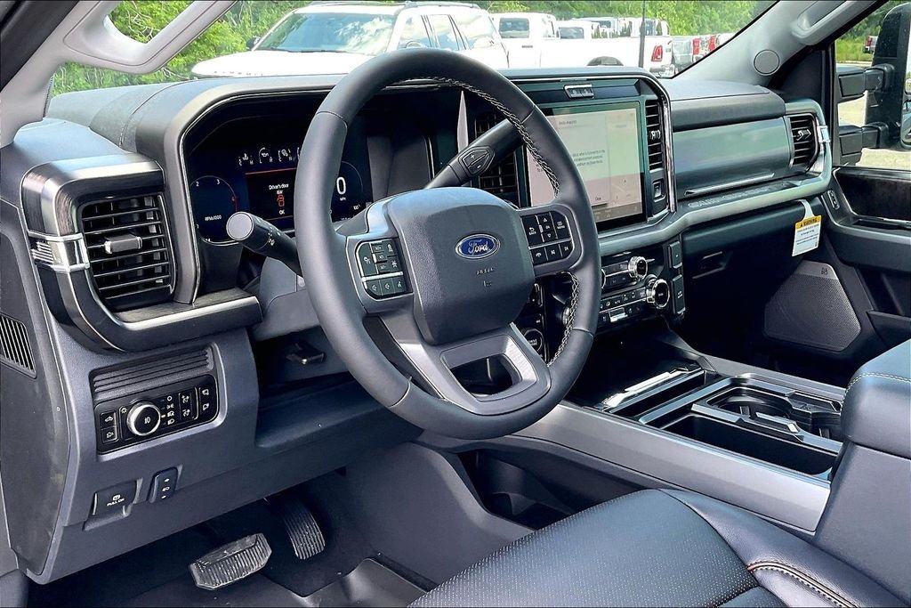 New 2026 Ford Super Duty F-250 Lariat 4D Crew Cab
