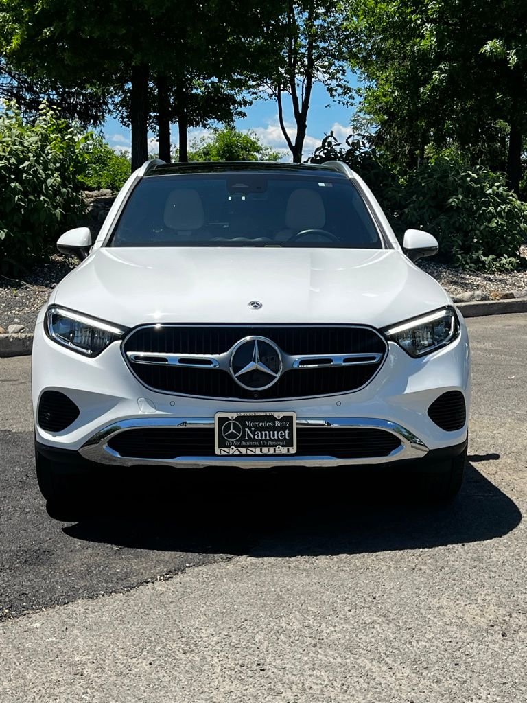 Certified Used 2023 White Mercedes-Benz GLC 300 image 2