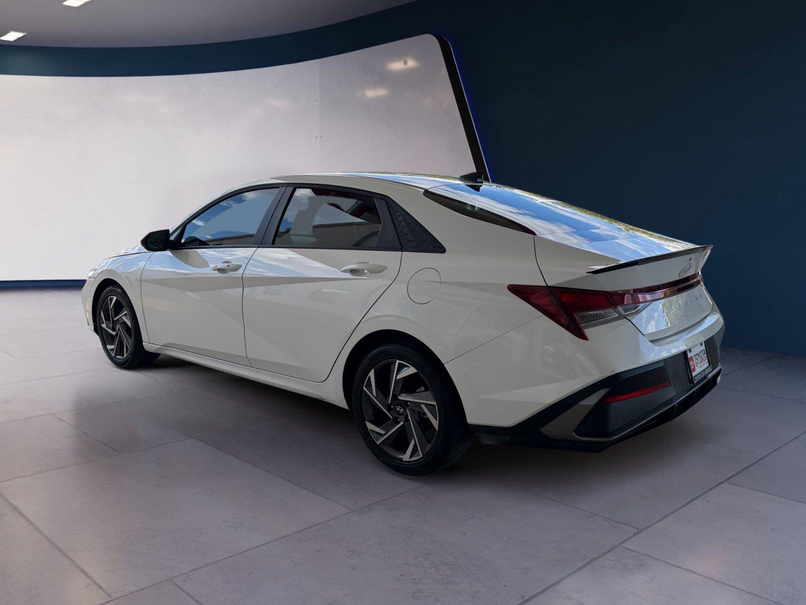 Used 2025 Serenity White Hyundai SEL Sport image 3