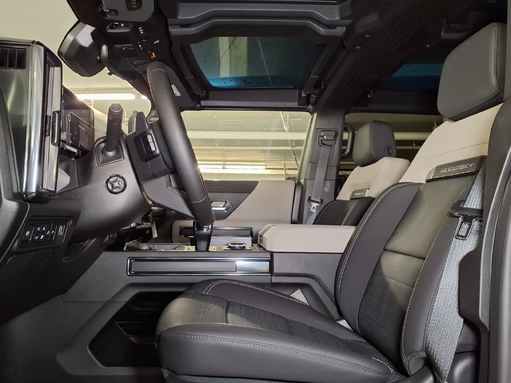 2026 GMC HUMMER EV 2X - Photo 14