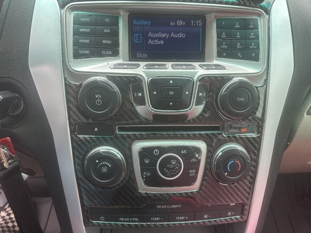Used 2013 White Ford Base image 10