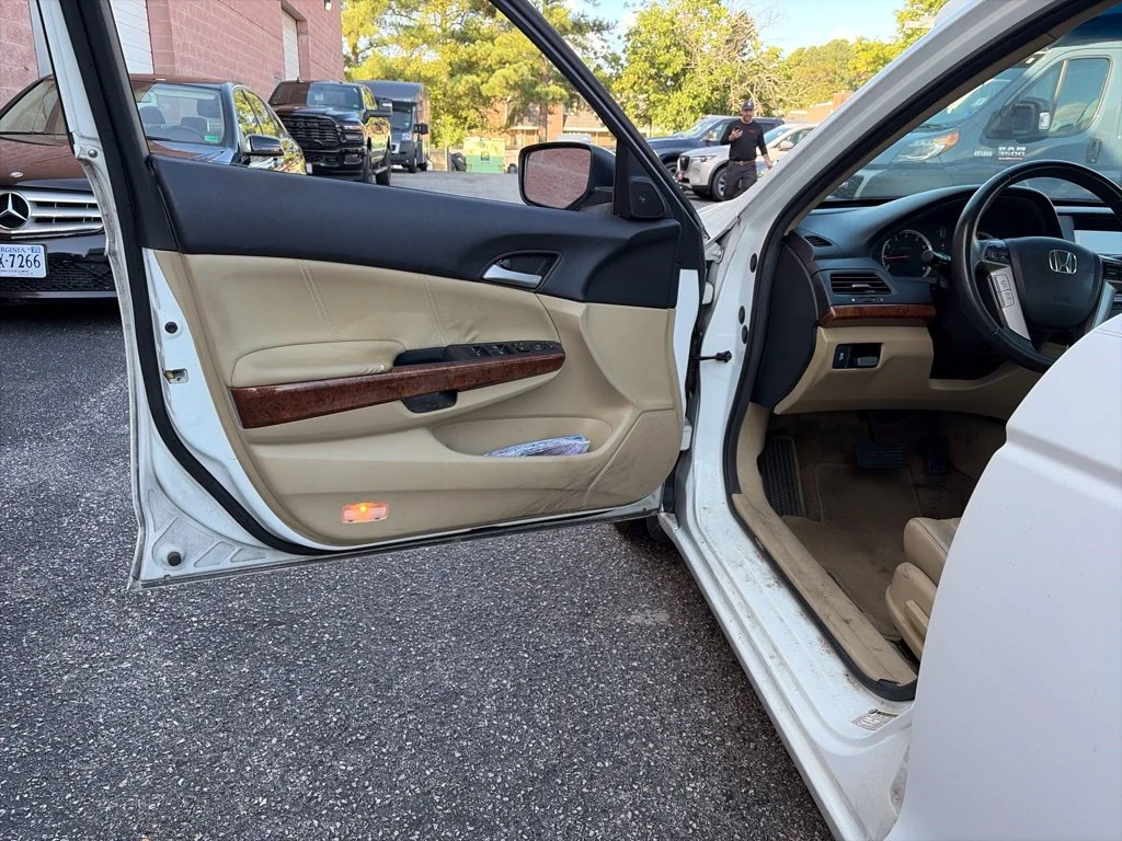 Used 2012 White Honda EX-L image 14