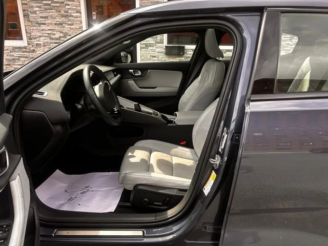 Used 2024  Polestar Long Range Dual Motor image 9