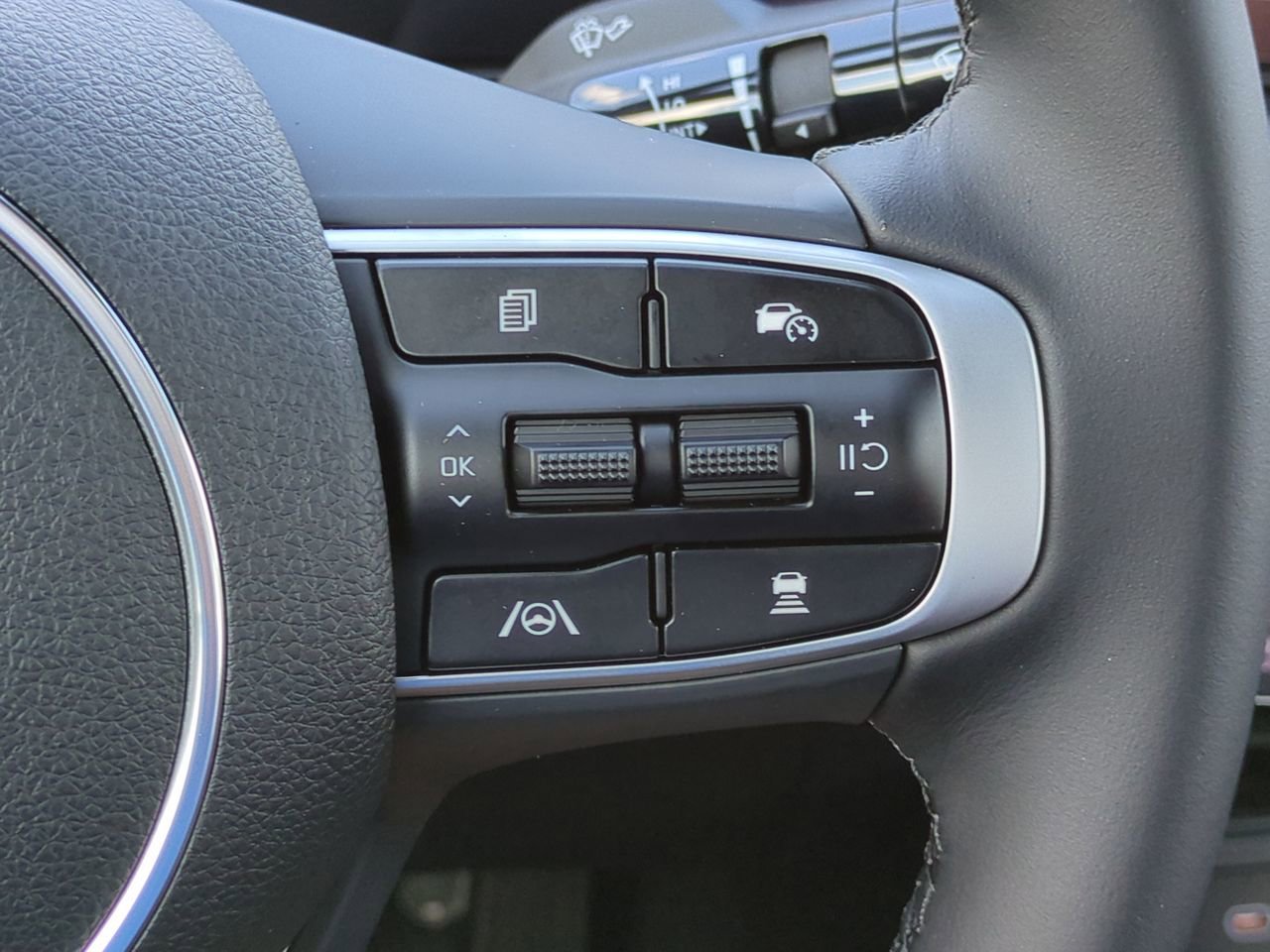 New 2026 Aurora Black Pearl Kia GT-Line FWD image 30