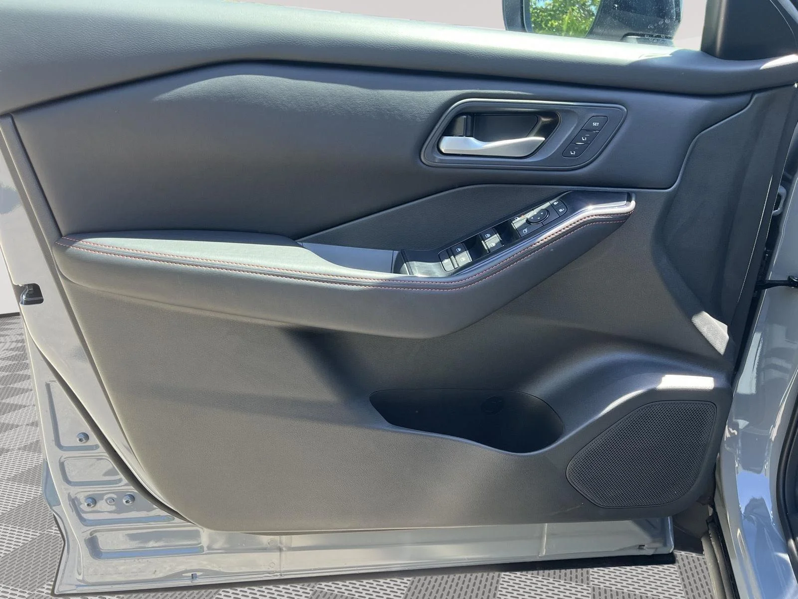 New 2026 Boulder Gray Pearl Nissan Rock Creek® image 18