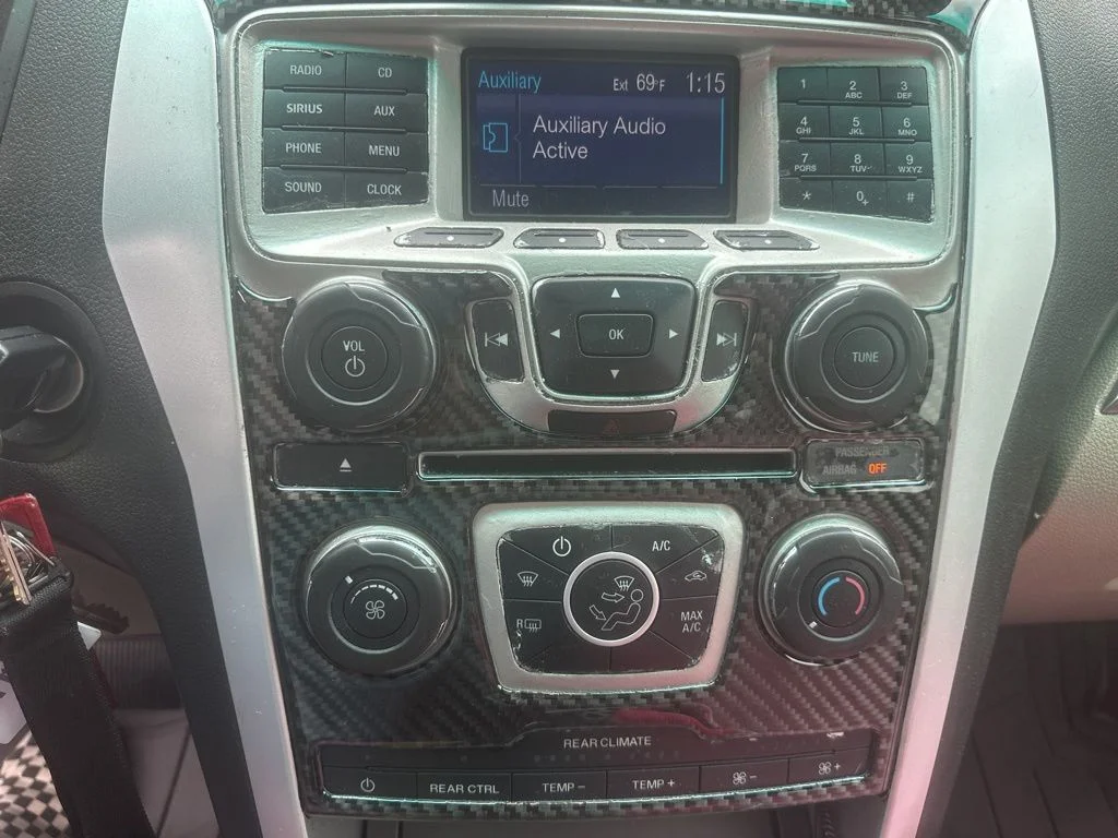 Used 2013 White Ford Base image 3