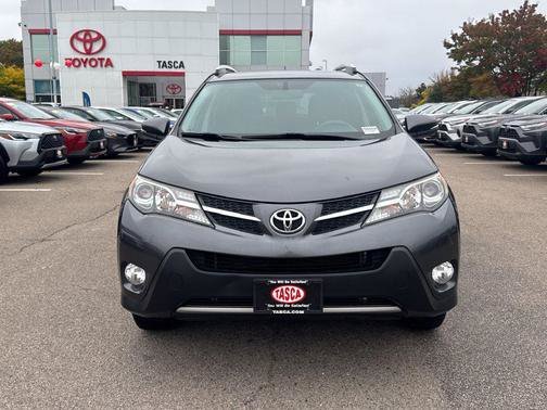 Used 2015 Gray Toyota XLE image 2