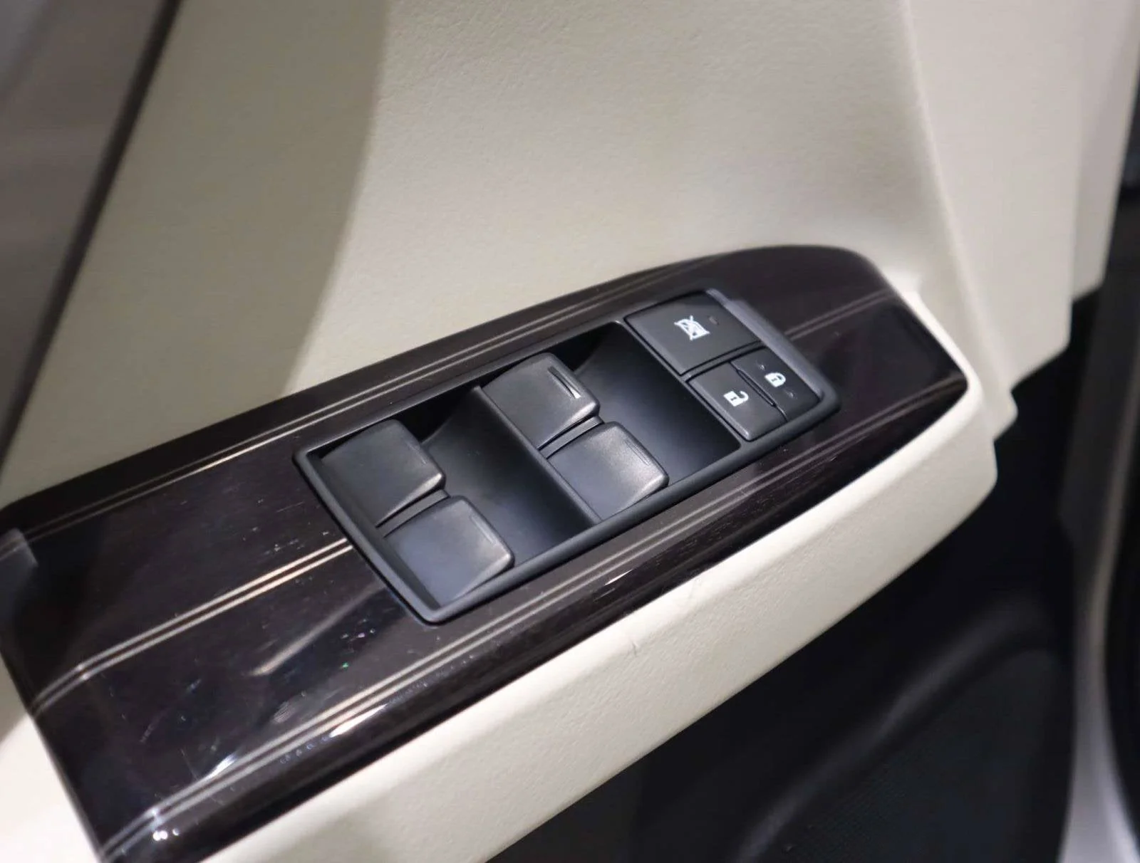 Used 2020 Silver Lexus GX 460 Premium image 19
