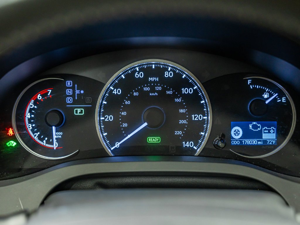 Used 2014 Pearl Lexus 200h image 30