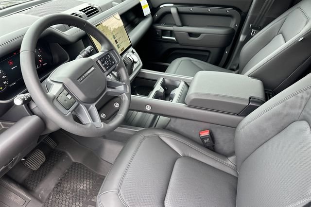 New 2026 Santorini Black Land Rover S image 9