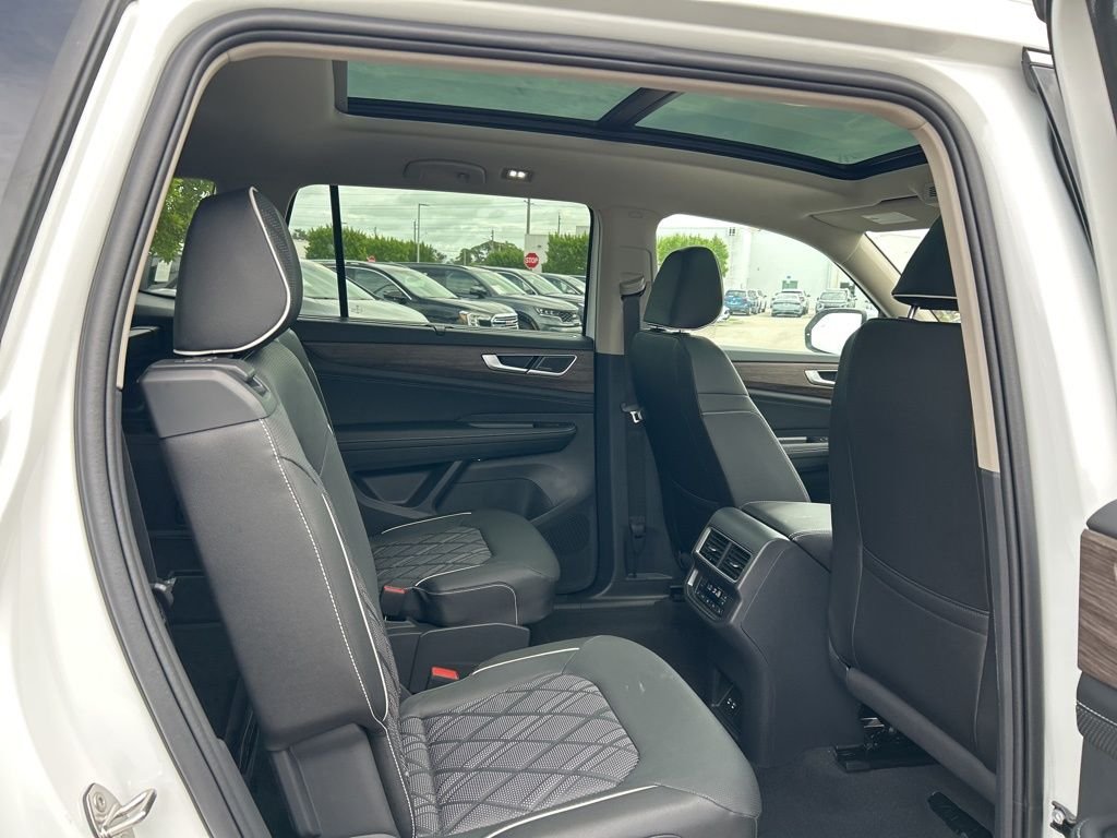 2026 Volkswagen Atlas SEL Premium R-Line - Photo 42
