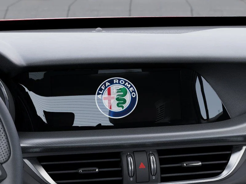 New 2025 Red Alfa Romeo Base image 19