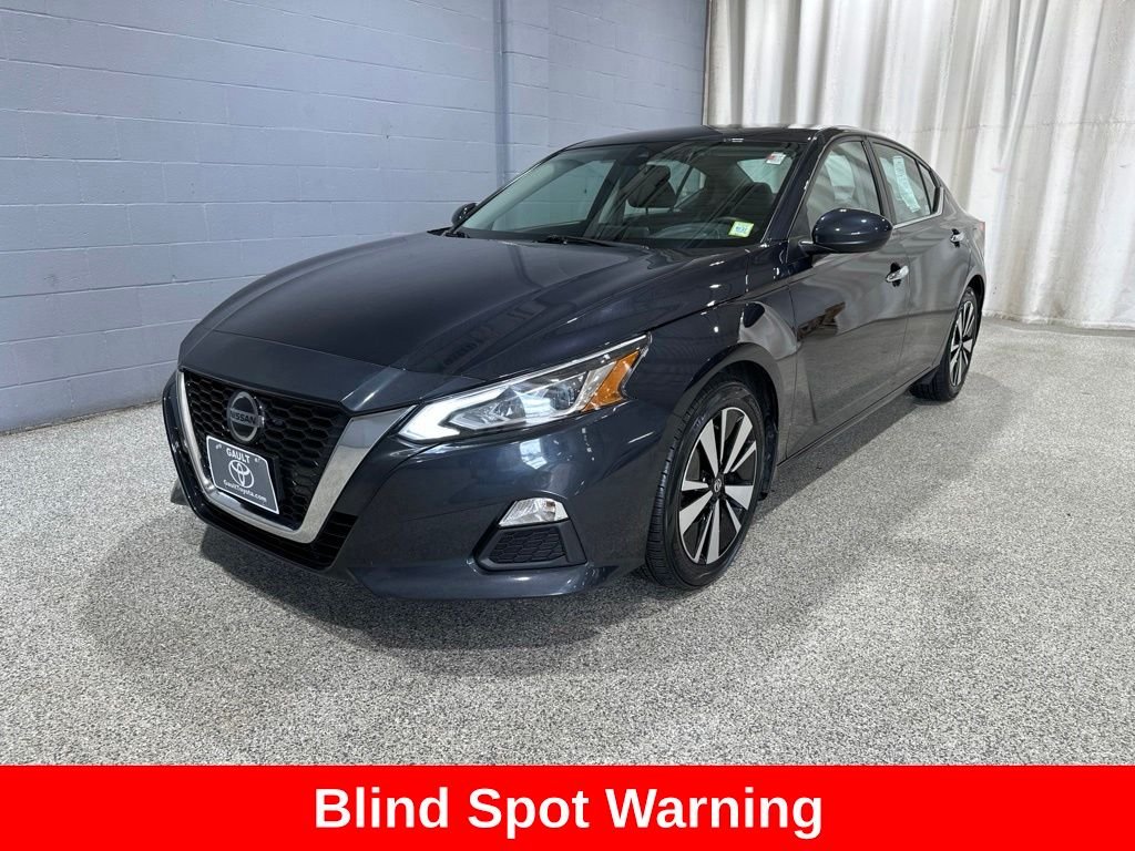 Used 2022 Blue Metallic Nissan 2.5 SV image 4