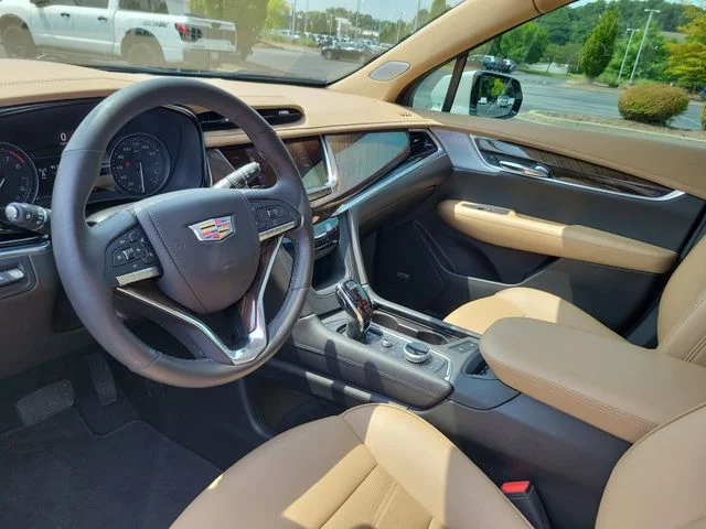 Used 2024 Crystal White Tricoat Cadillac Premium Luxury image 13