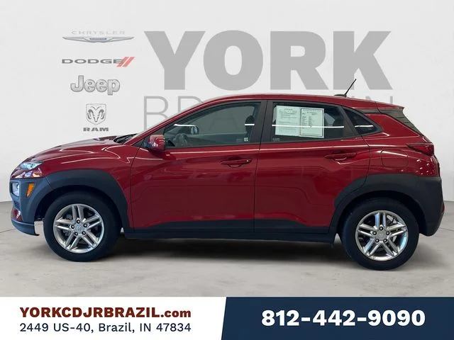 Used 2021 Red Hyundai SE image 2